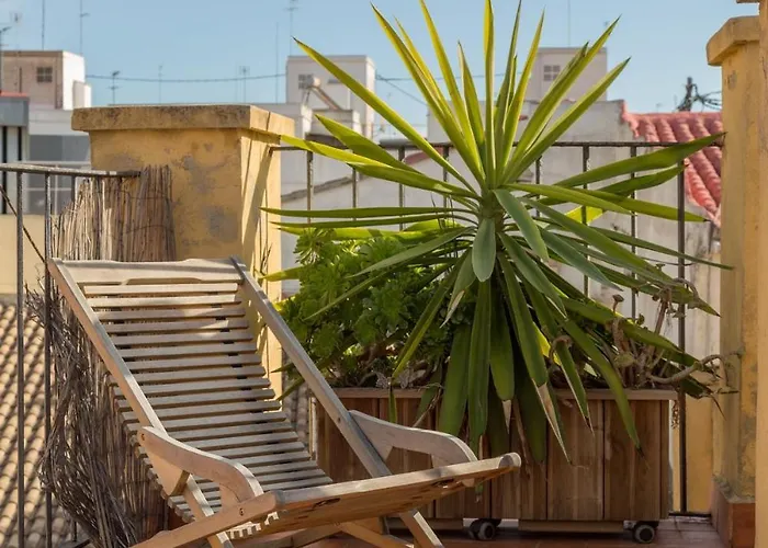 Atico Exclusivo Del Siglo Xvi Con Terraza Privada En El Corazon De Ciutat Vella شقة *