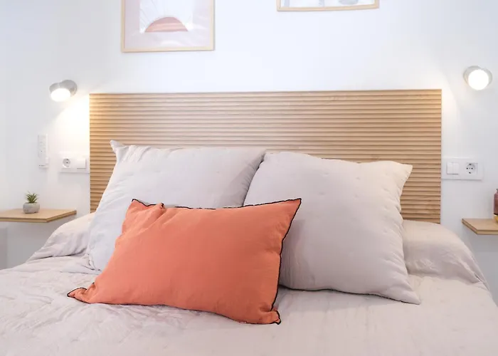 Near To Marathon - Of Arts & Sciences * Βαλένθια