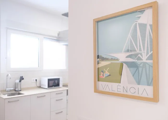 Near To Marathon - Of Arts & Sciences Apartment *