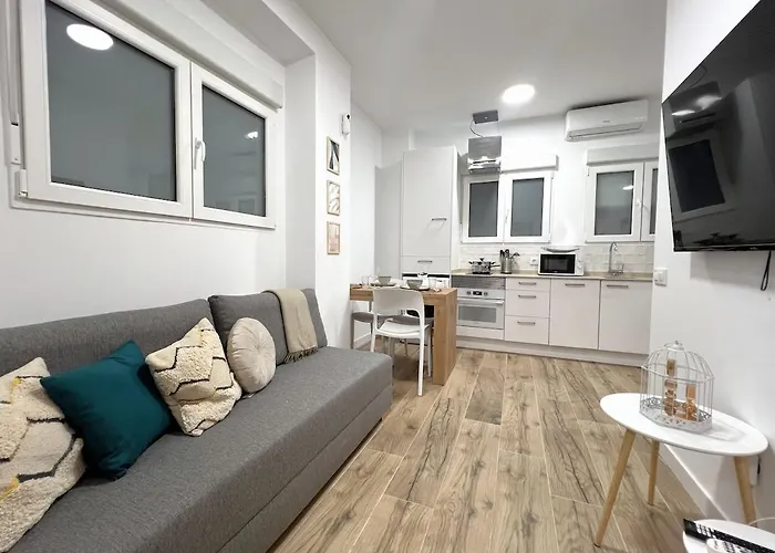 Loft Tr28 - Ground & Arts Connected * Valensiya