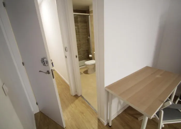 Ross - Flat With The Amenities