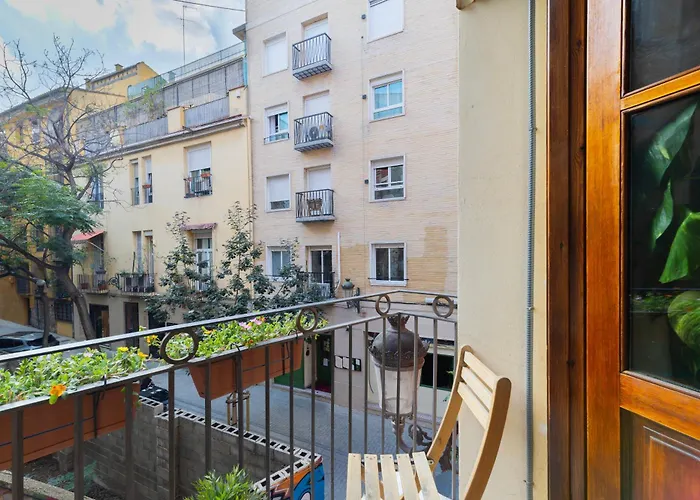 Prime Location, Bright & Cozy Apartamento