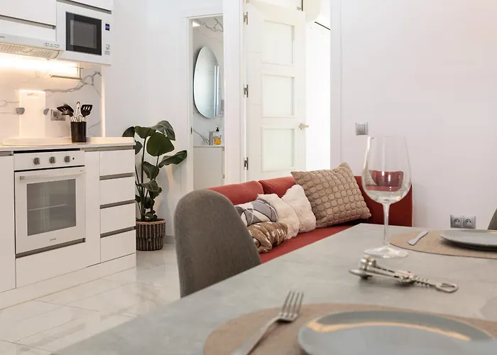 شقة Floor 2 Bedroom With Terrace *