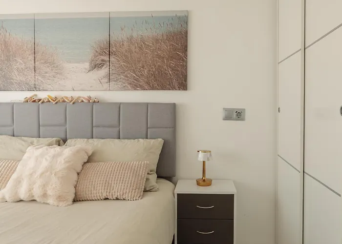 Floor 2 Bedroom With Terrace Appartamento Valenza