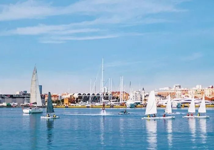 Atico Exclusivo Del Siglo Xvi Con Terraza Privada En El Corazon De Ciutat Vella فالنسيا