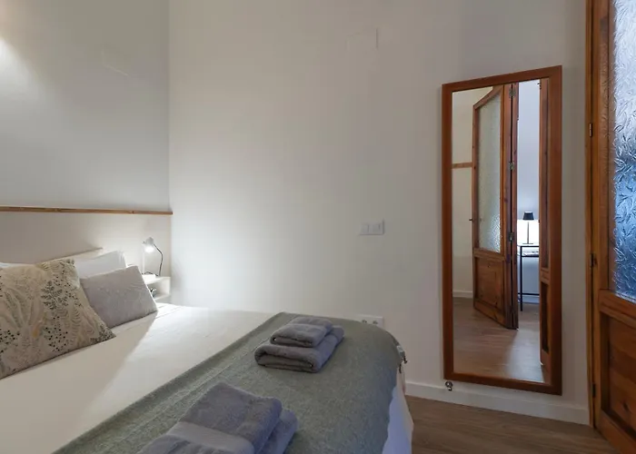 Prime Location, Bright & Cozy *