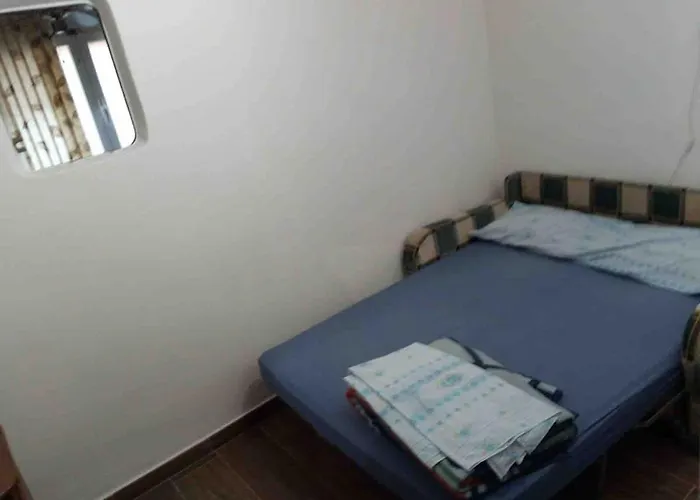 Beach Apartment דירה *