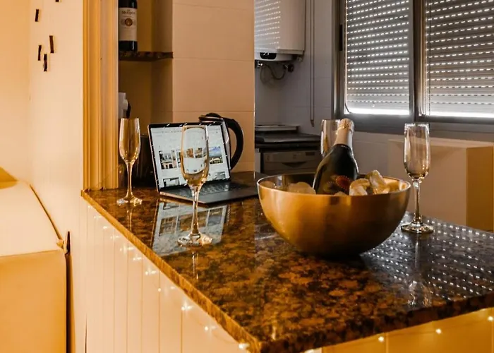 Апартаменты The Cabanal House - 10 Min To Ocean, Fastwifi, Ac, Coffee