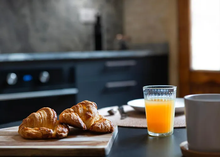 Prime Location, Bright & Cozy Apartamento