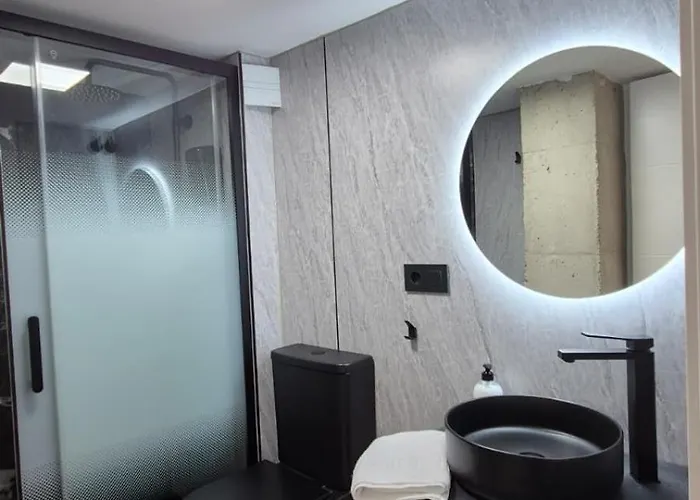 Daire Excepcional Amplio Apartamento Industrial Fallas Hasta 6, Wifi Gratis Cuna