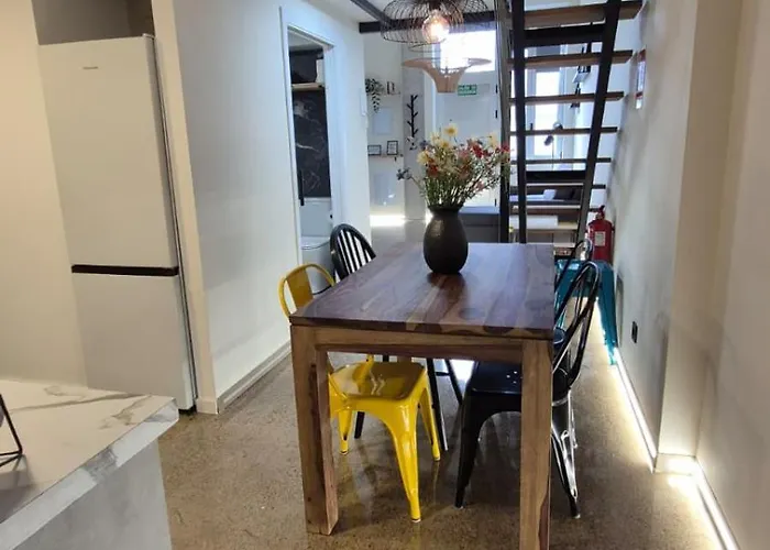 Excepcional Amplio Apartamento Industrial Fallas Hasta 6, Wifi Gratis Cuna