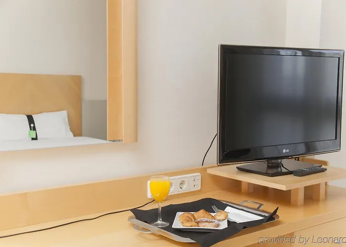 Alameda Plaza Hotel 4*