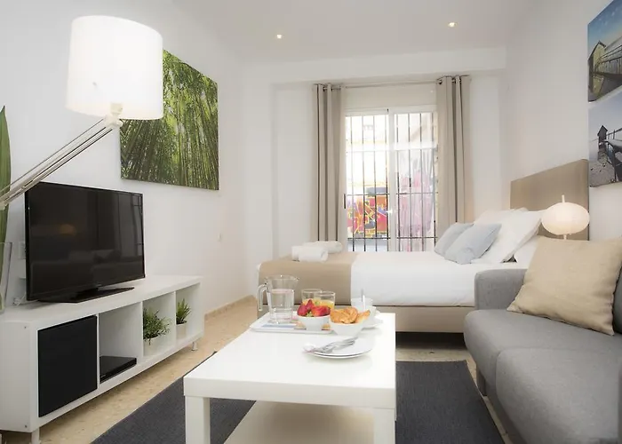 Апартаменты Poeta Llombart *