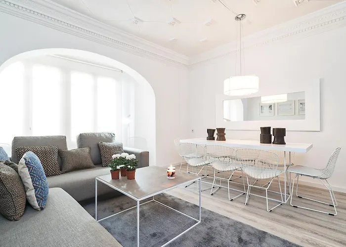 Luxury - Boutique Center