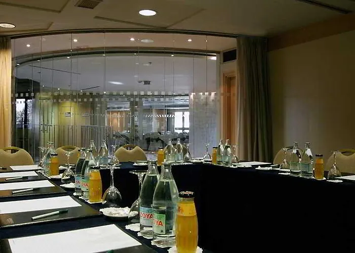 فندق Alameda Plaza 4*