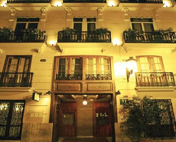 Ad Hoc Monumental 1881 Hotel Valence