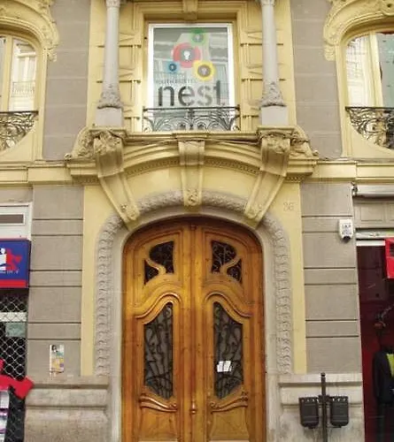 Red Nest Hostel *