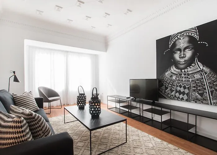 Luxury - Boutique Center Apartment