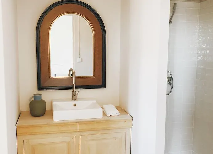 Mom La Punta Guest house