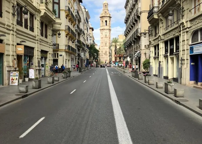 L'esplai فندق مبيت وإفطار فالنسيا