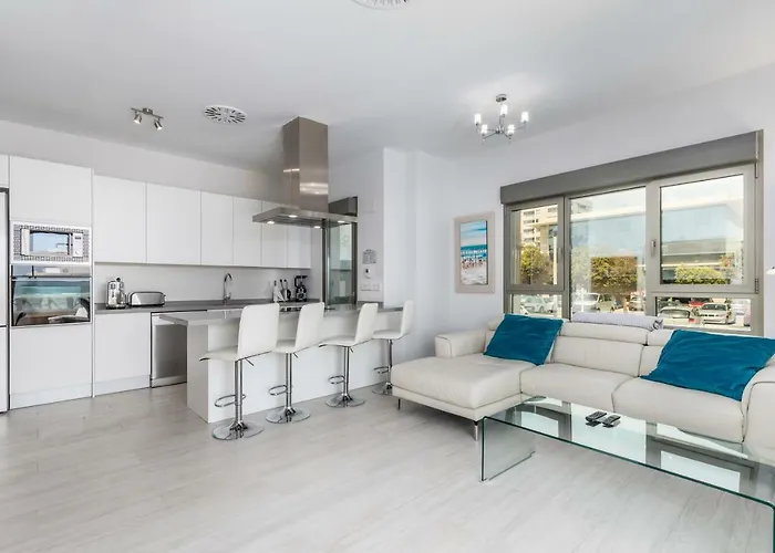 Luxury Front With Pool דירה *