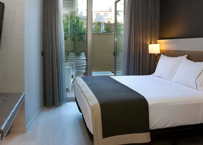 Sh Colon Hotel Valence