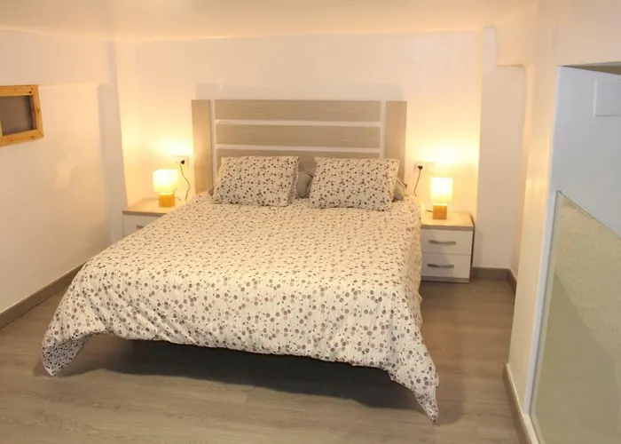 Luminoso Cerca De La Playa Y Puerto