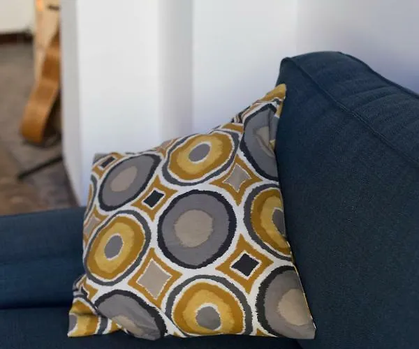 Luminous Attic Down Town شقة