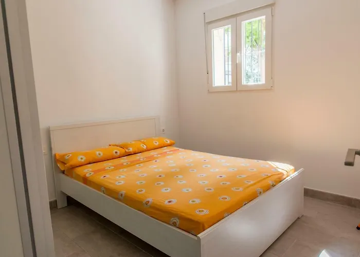 Cerca De La Playa Y El Centro *