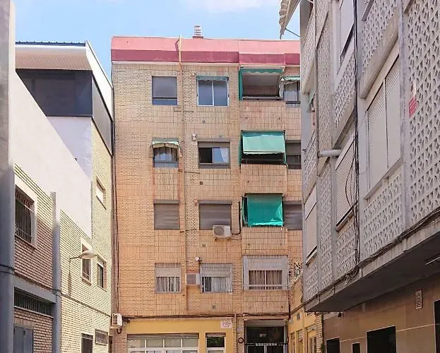 Se Alquila Doble Con Aire Acondicionado * Valencia