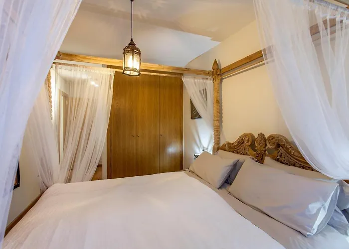 Luxurious & Alluring In Historic Town Valencia