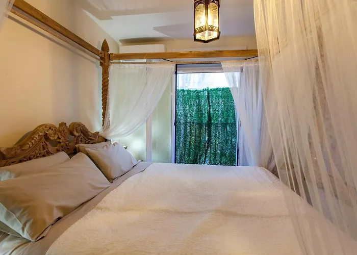 Luxurious & Alluring In Historic Town