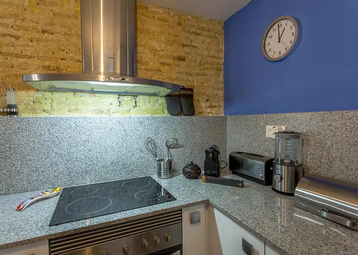 Luxurious & Alluring In Historic Town