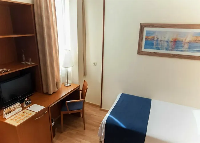 Rh Sorolla Centro فندق 3*