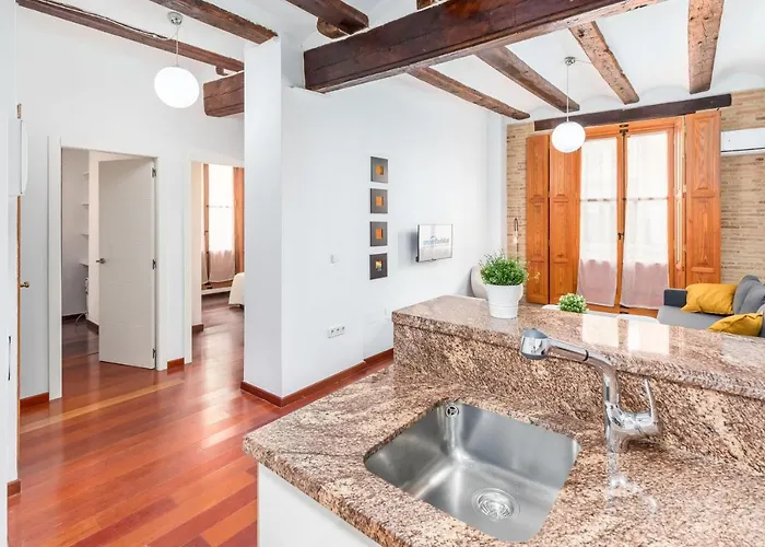 Travel Habitat Plaza De La Virgen *