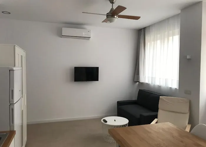 Suites Marina 酒店 3*