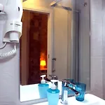 Loft Independiente Con Piscina Compartida En Centro De דירה
