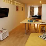 Loft Independiente Con Piscina Compartida En Centro De דירה *