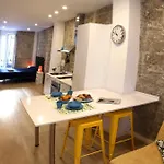 Loft Independiente Con Piscina Compartida En Centro De דירה