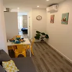 Loft Independiente Con Piscina Compartida En Centro De דירה