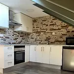 Loft Independiente Con Piscina Compartida En Centro De דירה