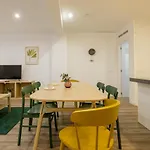 아파트 With Fluffy Beds & Private Patio