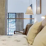 Apartup Opera Loft