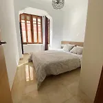 Pensjonat Cerca Al Puerto Shared