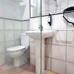 Flats Friends Nave Lägenhet