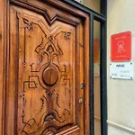 Flats Friends Nave Lägenhet