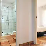 Flats Friends Nave Lägenhet