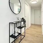 Spacious, Sunny Flat By Of Arts & Sciences 公寓 *