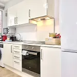 公寓 Spacious, Sunny Flat By Of Arts & Sciences