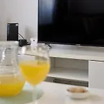 Spacious, Sunny Flat By Of Arts & Sciences *